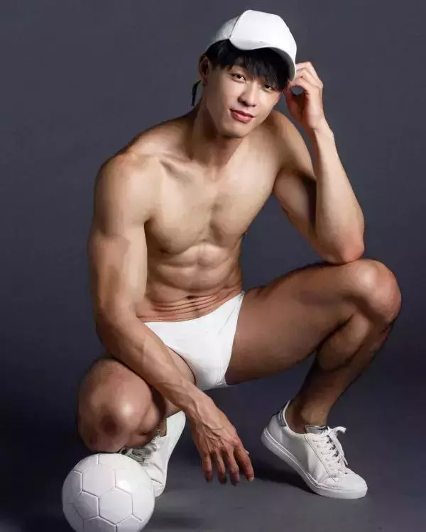 Yilianboy collection – Six pack body