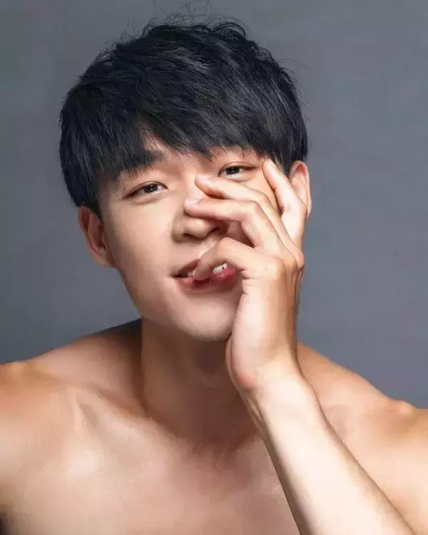 Yilianboy collection – Six pack body