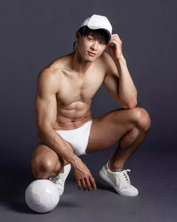 Yilianboy collection – Six pack body