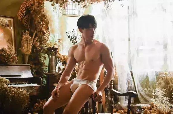 Yilianboy collection – Six pack body