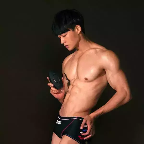 Yilianboy collection – Six pack body