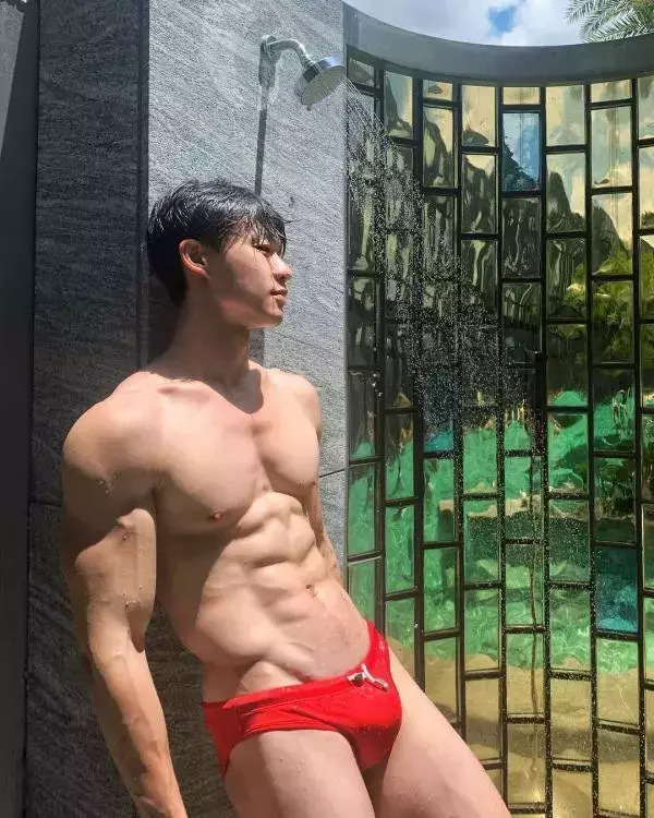 Yilianboy collection – Six pack body