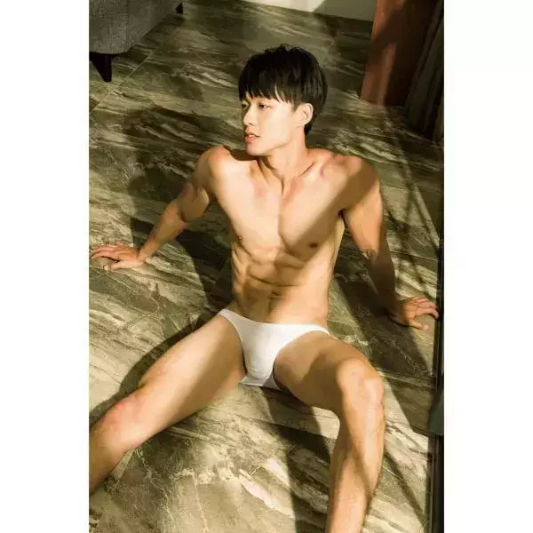 Yilianboy collection – Six pack body