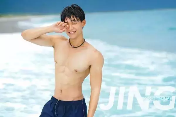 Yilianboy collection – Six pack body