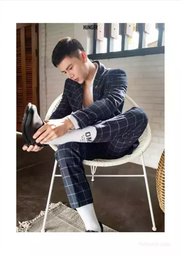 HUNGER HOMME No.11