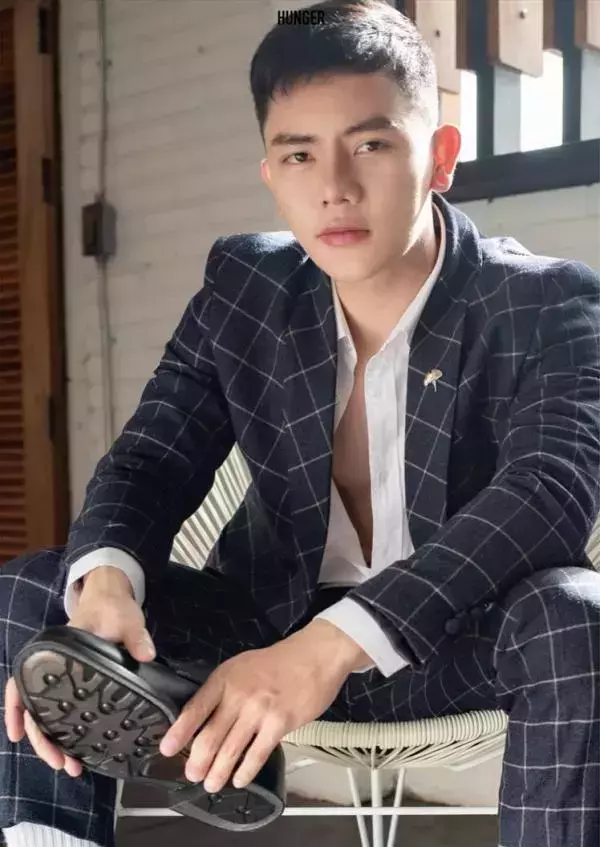 HUNGER HOMME No.11