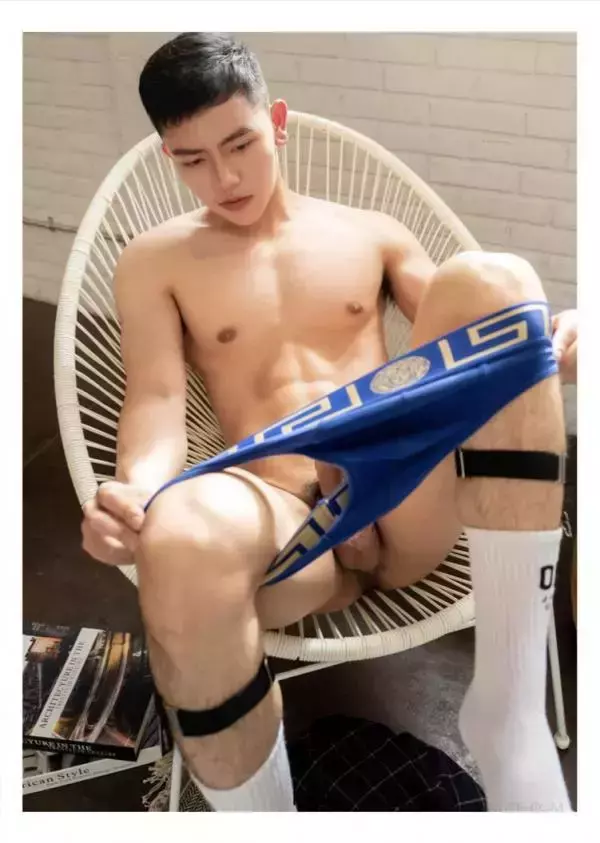 HUNGER HOMME No.11