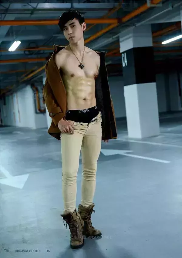 Original Photo 原色 NO.16 JT遲駿騰 (Album+Video)