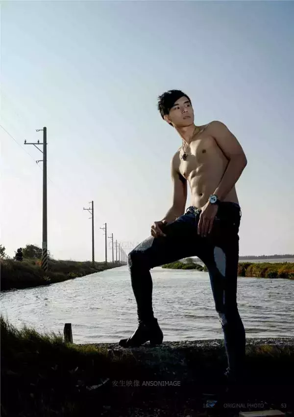 Original Photo 原色 NO.16 JT遲駿騰 (Album+Video)
