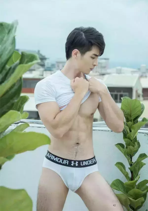 Virile No.42 – Nate [Ebook+Video]