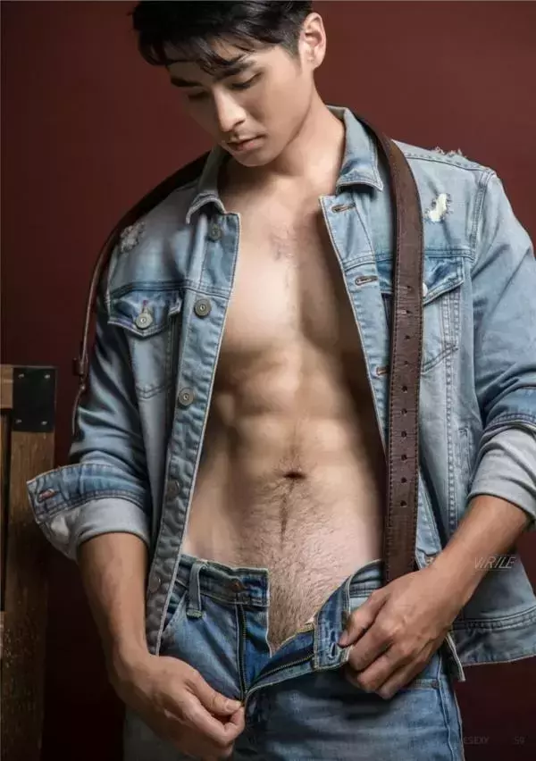 Virile No.42 – Nate [Ebook+Video]