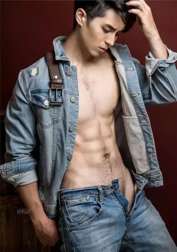 Virile No.42 – Nate [Ebook+Video]