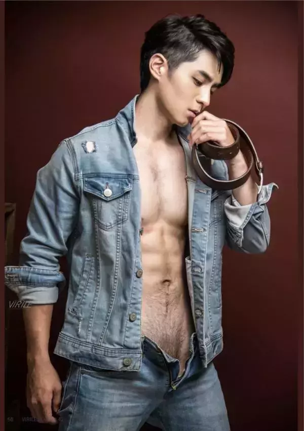 Virile No.42 – Nate [Ebook+Video]