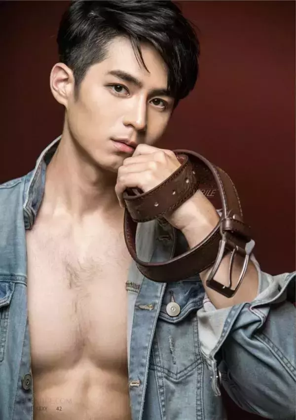 Virile No.42 – Nate [Ebook+Video]