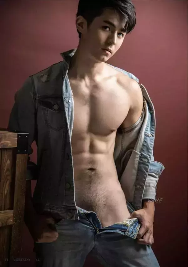 Virile No.42 – Nate [Ebook+Video]
