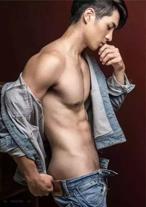Virile No.42 – Nate [Ebook+Video]