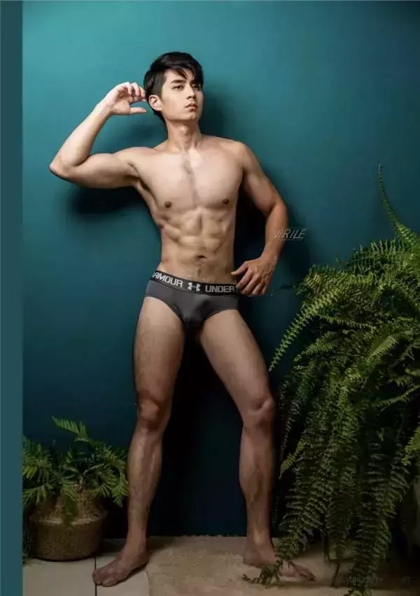 Virile No.42 – Nate [Ebook+Video]