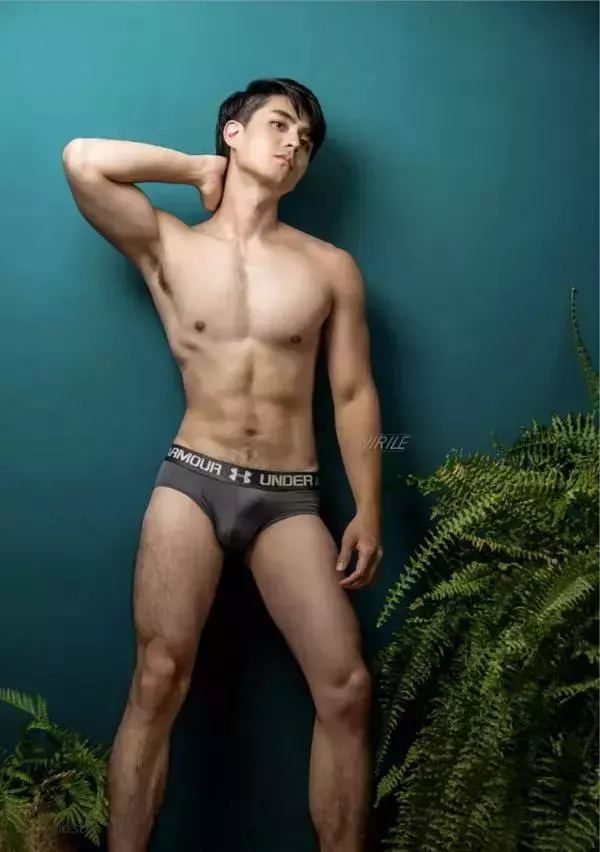 Virile No.42 – Nate [Ebook+Video]