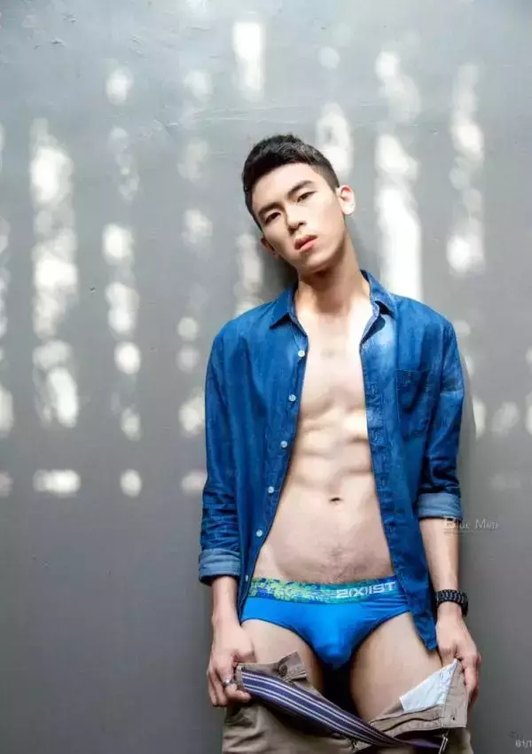 Blue Men no.222 (ebook + video)