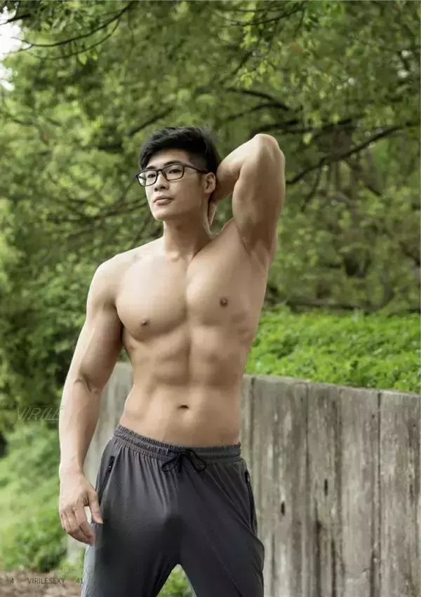 Virile no.41 - Jay (ebook + video)