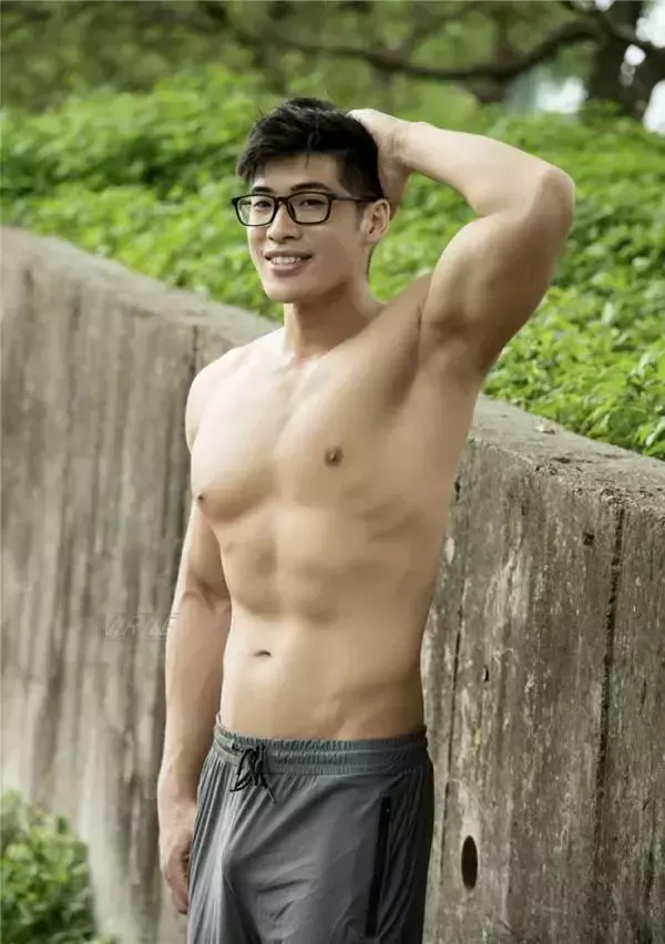 Virile no.41 - Jay (ebook + video)