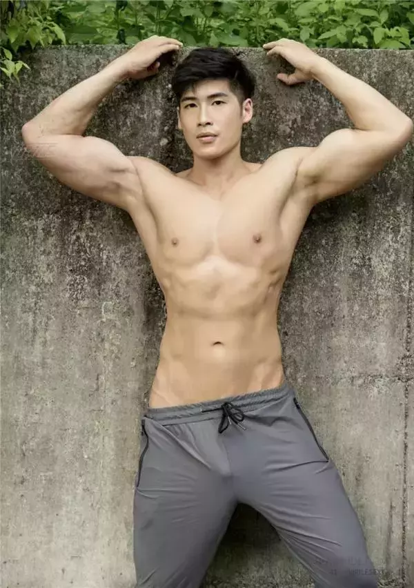 Virile no.41 - Jay (ebook + video)