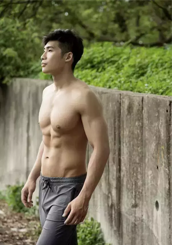 Virile no.41 - Jay (ebook + video)