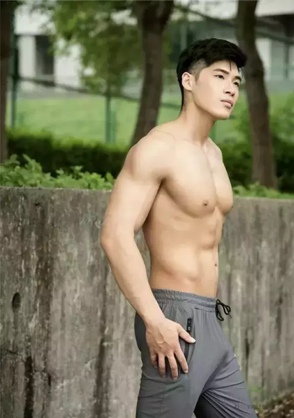 Virile no.41 - Jay (ebook + video)