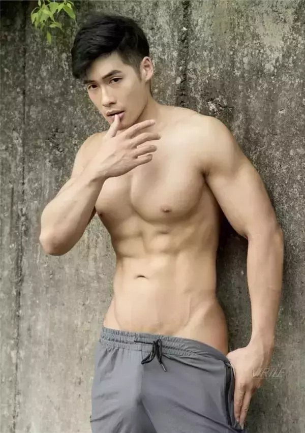 Virile no.41 - Jay (ebook + video)