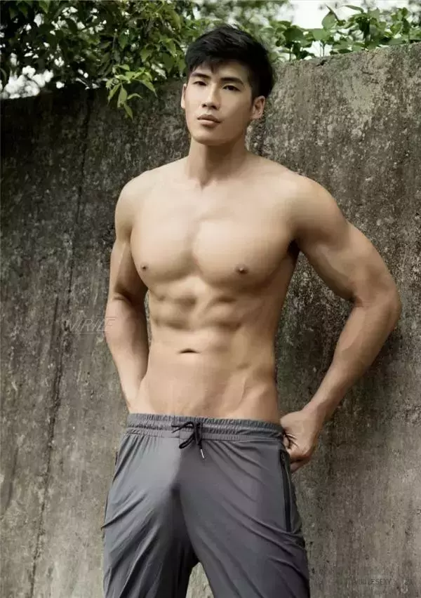 Virile no.41 - Jay (ebook + video)