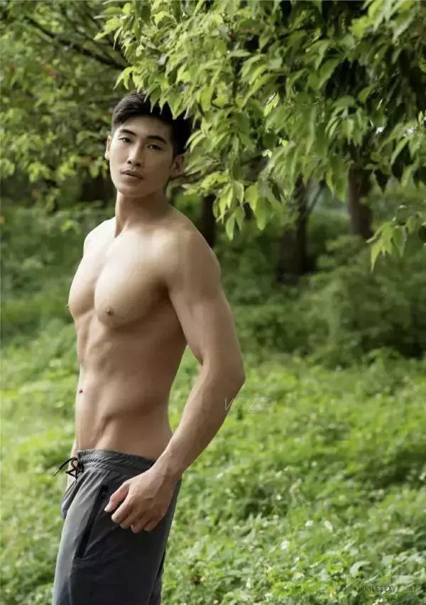 Virile no.41 - Jay (ebook + video)