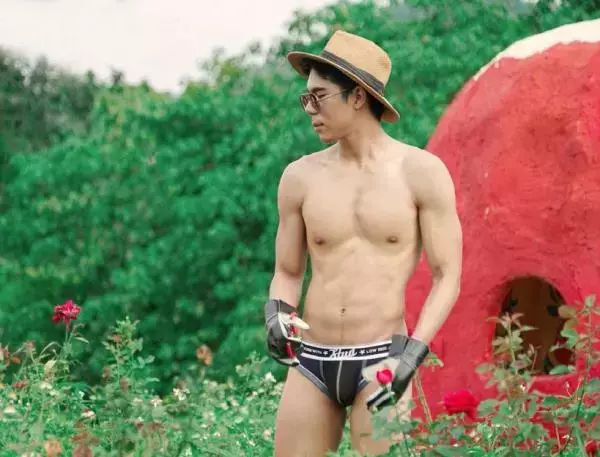 Menluscious  Issue 02 - Fame Krittapat
