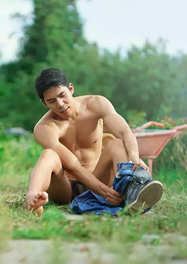 Menluscious  Issue 02 - Fame Krittapat