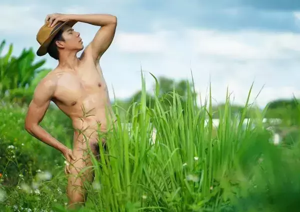 Menluscious  Issue 02 - Fame Krittapat
