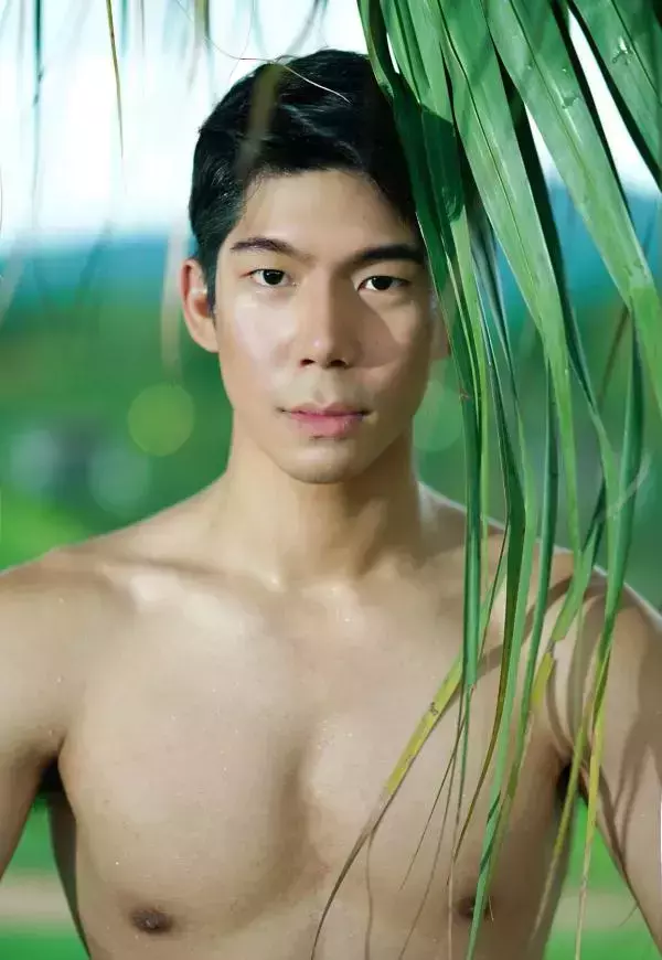Menluscious  Issue 02 - Fame Krittapat