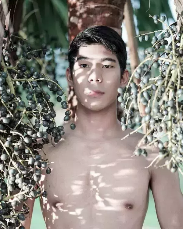Menluscious  Issue 02 - Fame Krittapat
