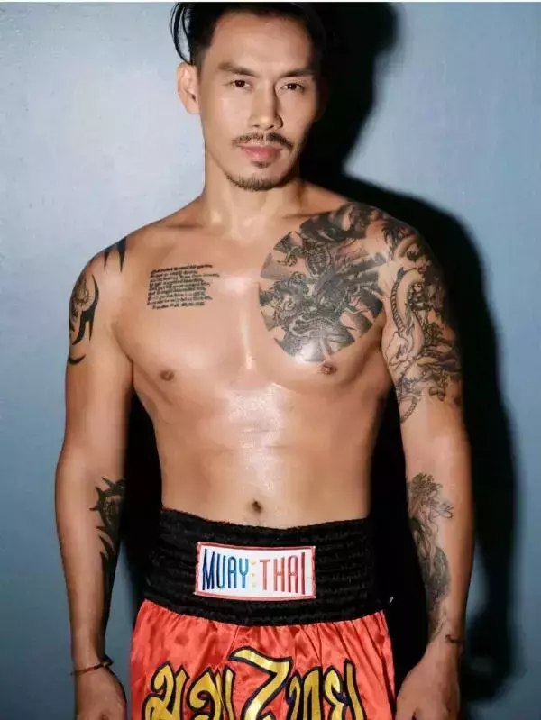 LABOUR BKK  Issue 01 - Keni Styles