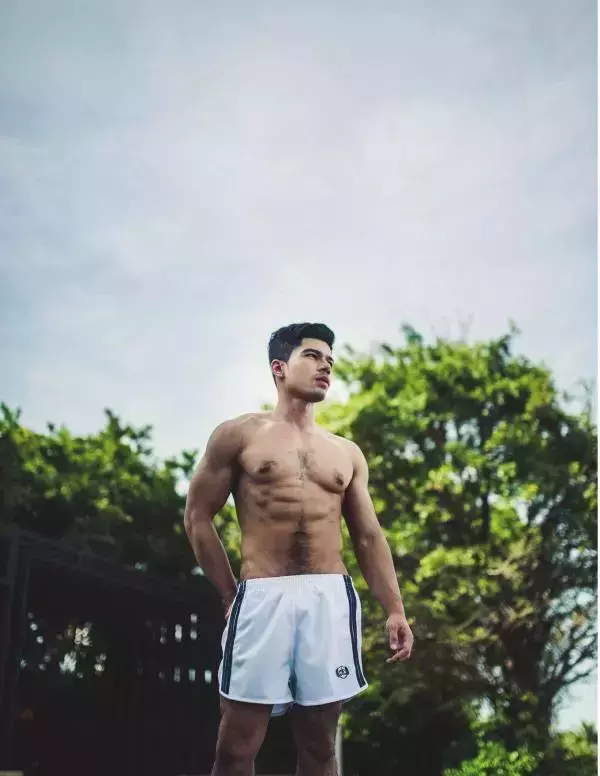 1000miles Magazine  Vol.1 - Nick Ittipat