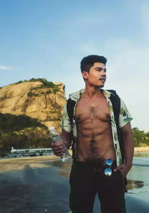 1000miles Magazine  Vol.1 - Nick Ittipat
