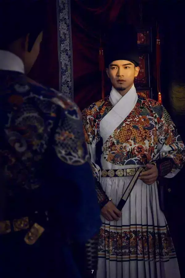 DaoXQ.KinG | HOÀNG THƯỢNG VÀ TÔI