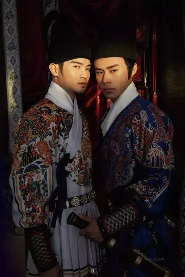 DaoXQ.KinG | HOÀNG THƯỢNG VÀ TÔI