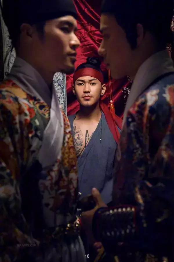 DaoXQ.KinG | HOÀNG THƯỢNG VÀ TÔI