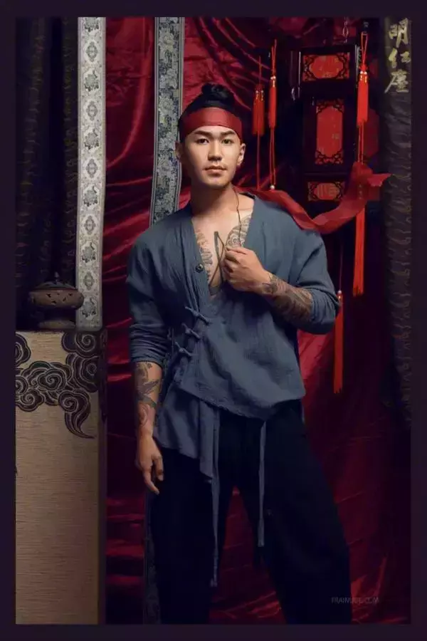 DaoXQ.KinG | HOÀNG THƯỢNG VÀ TÔI