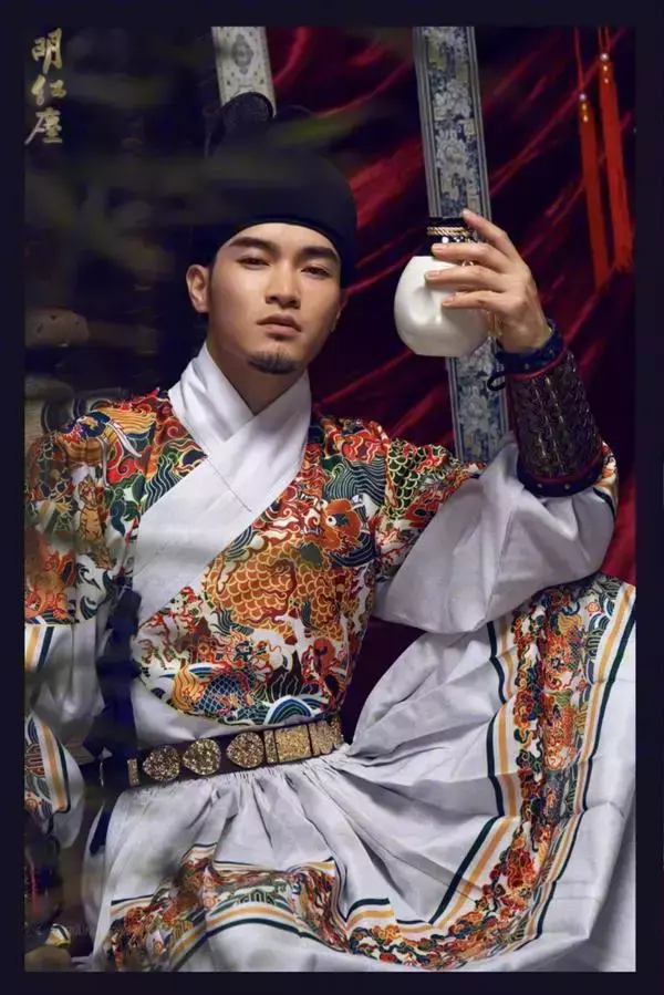 DaoXQ.KinG | HOÀNG THƯỢNG VÀ TÔI