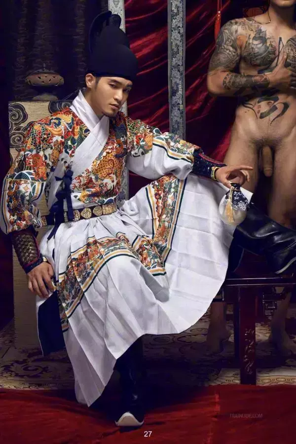 DaoXQ.KinG | HOÀNG THƯỢNG VÀ TÔI