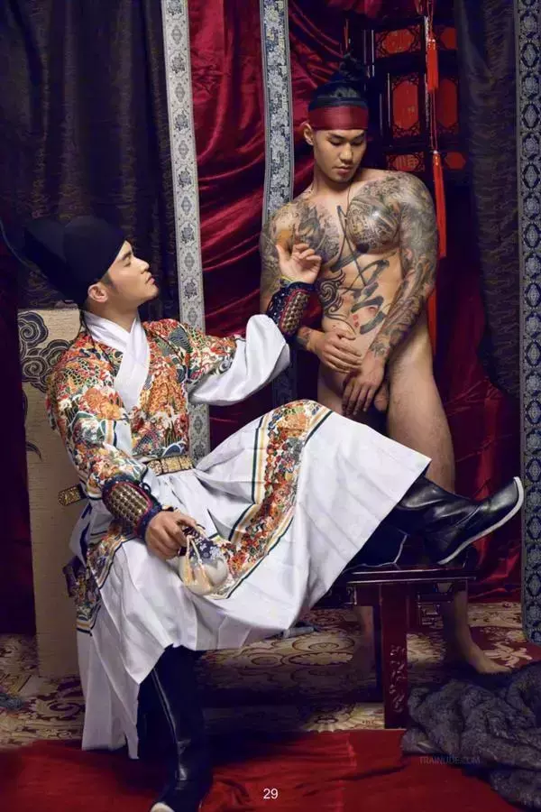 DaoXQ.KinG | HOÀNG THƯỢNG VÀ TÔI