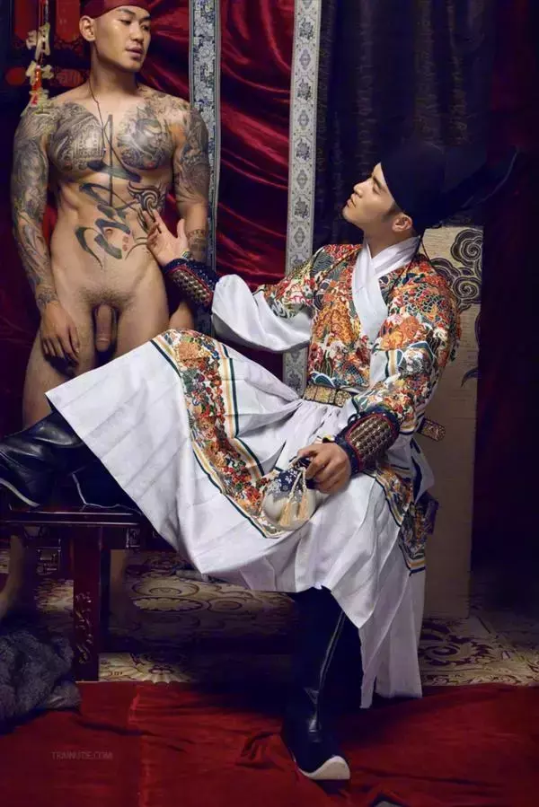 DaoXQ.KinG | HOÀNG THƯỢNG VÀ TÔI