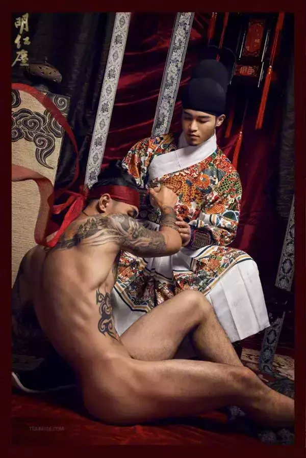 DaoXQ.KinG | HOÀNG THƯỢNG VÀ TÔI