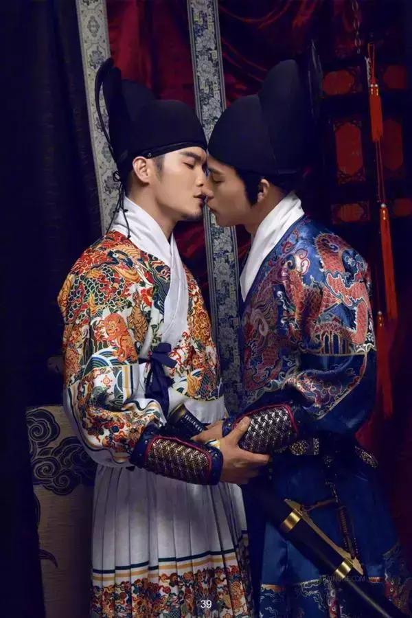 DaoXQ.KinG | HOÀNG THƯỢNG VÀ TÔI