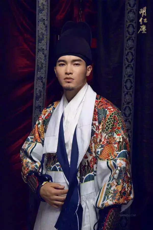 DaoXQ.KinG | HOÀNG THƯỢNG VÀ TÔI